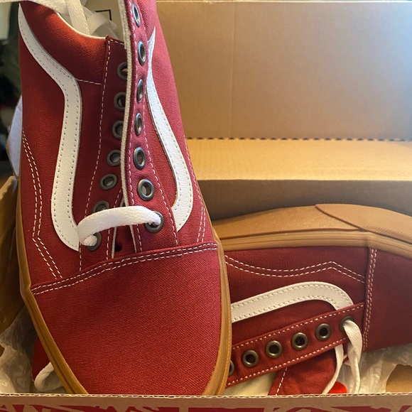 Brand new never worn Old Skool Vans. Mens 9, Womens 10.5 - Picture 2 of 3